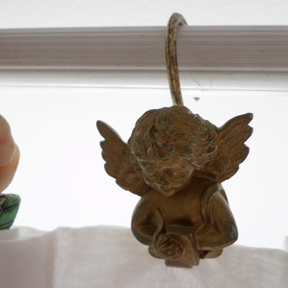 Shower Hooks Assortment - Picture 11 of 16